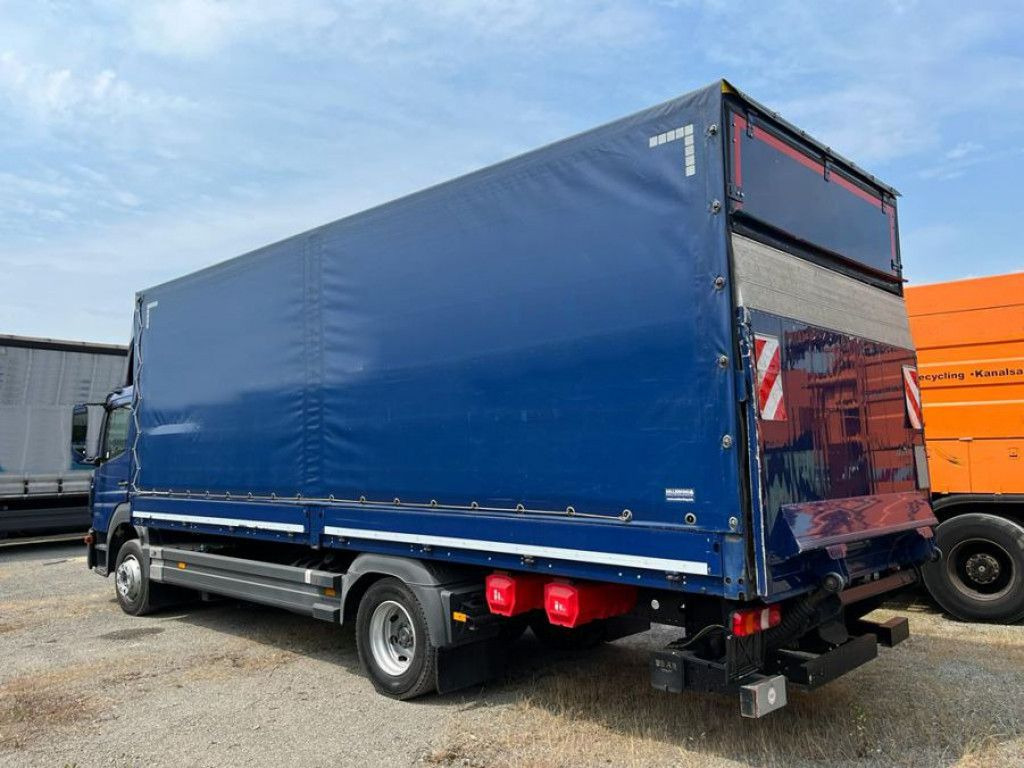 Mercedes-Benz Atego 1224 L Pritsche LBW LBW 1.5to - Ponyvás teherautó: 3 kép. Mercedes-Benz Atego 1224 L Pritsche LBW LBW 1.5to - Ponyvás teherautó: 3 kép.