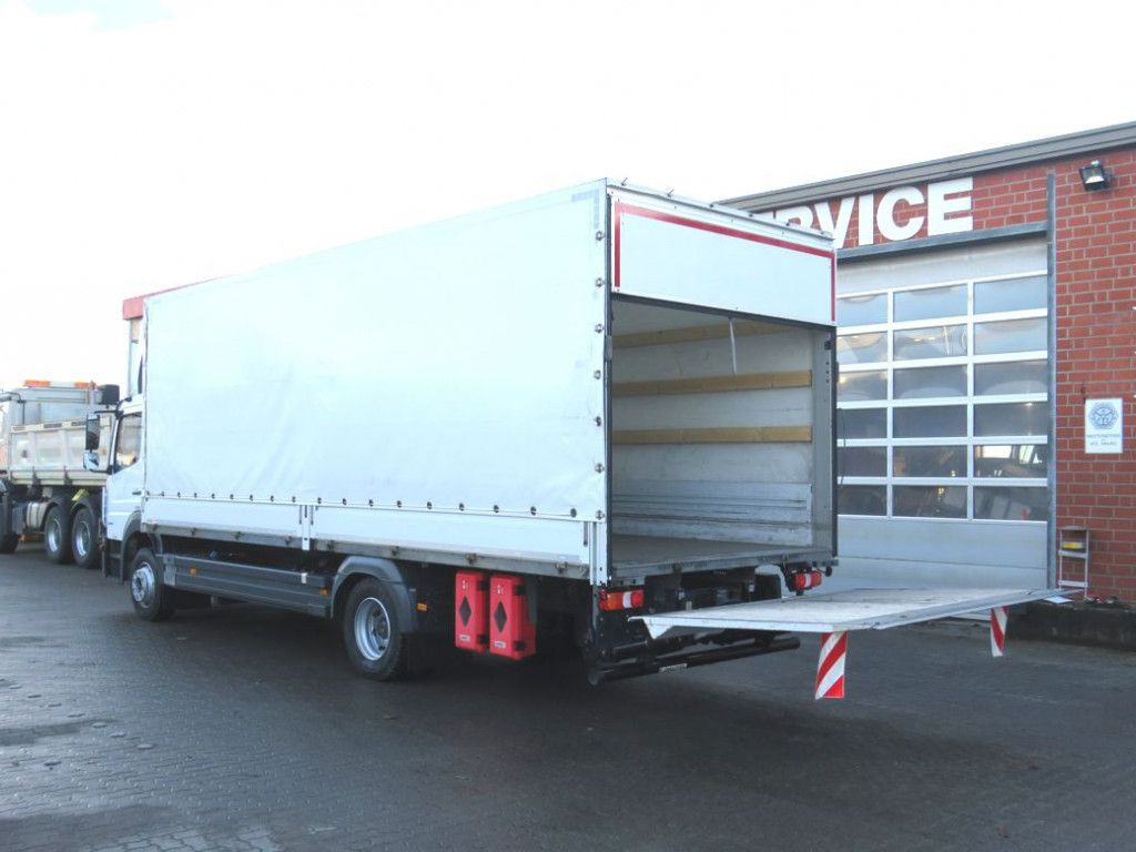 Mercedes-Benz Atego 1224 L Pritsche LBW LBW 1.5to - Ponyvás teherautó: 3 kép. Mercedes-Benz Atego 1224 L Pritsche LBW LBW 1.5to - Ponyvás teherautó: 3 kép.