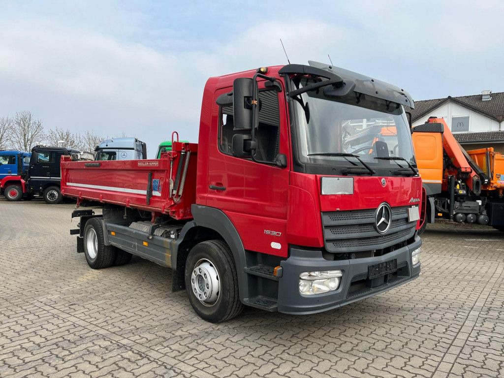 Mercedes-Benz Atego 1530 K 2-Achs Kipper Meiller - Billenőplatós teherautó: 2 kép. Mercedes-Benz Atego 1530 K 2-Achs Kipper Meiller - Billenőplatós teherautó: 2 kép.