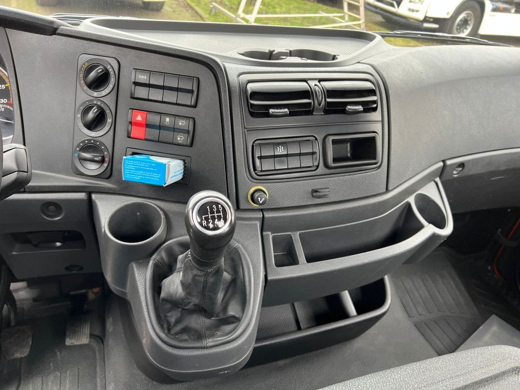Mercedes-Benz Atego 818 K 2-Achs Kipper Schalter - Billenőplatós teherautó: 5 kép. Mercedes-Benz Atego 818 K 2-Achs Kipper Schalter - Billenőplatós teherautó: 5 kép.