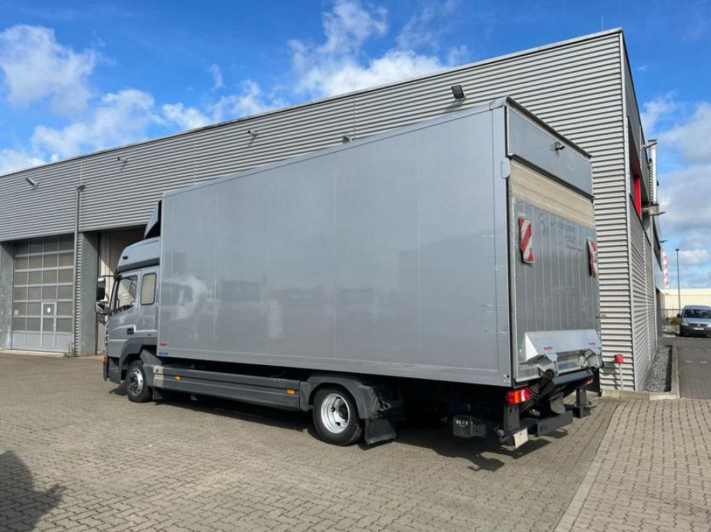 Mercedes-Benz Atego 818 L Möbelkoffer LBW Möbelkoffer gr.Fhs+S - Dobozos felépítményű teherautó: 3 kép. Mercedes-Benz Atego 818 L Möbelkoffer LBW Möbelkoffer gr.Fhs+S - Dobozos felépítményű teherautó: 3 kép.