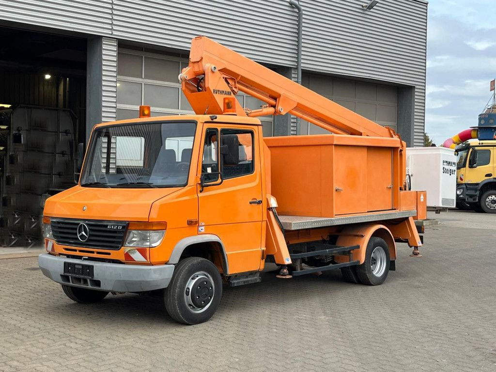 Mercedes-Benz Vario 612 D Hubarbeitsbühne Arbeitshöhe 18m Mercedes-Benz Vario 612 D Hubarbeitsbühne Arbeitshöhe 18m - Emelőkosaras teherautó, Kisteherautó: 1 kép. Mercedes-Benz Vario 612 D Hubarbeitsbühne Arbeitshöhe 18m Mercedes-Benz Vario 612 D Hubarbeitsbühne Arbeitshöhe 18m - Emelőkosaras teherautó, Kisteherautó: 1 kép.