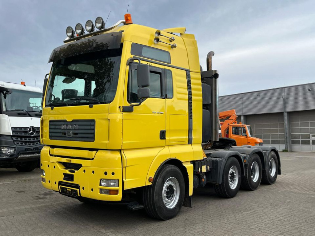 MAN TG-A 41.660 8x4 4 BBS SZM Schwerlast 250 to WSK - Nyergesvontató: 1 kép. MAN TG-A 41.660 8x4 4 BBS SZM Schwerlast 250 to WSK - Nyergesvontató: 1 kép.