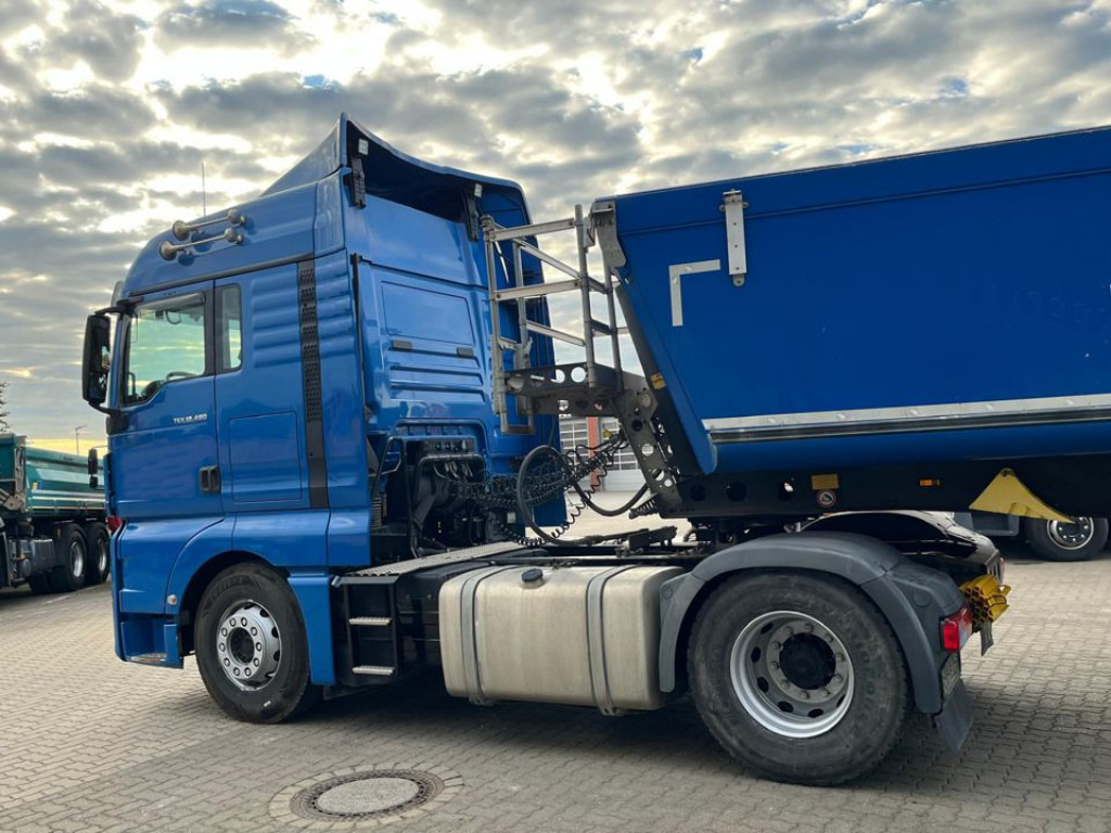 MAN TG-X 18.480 BLS SZM Kipphydraulik - Nyergesvontató: 4 kép. MAN TG-X 18.480 BLS SZM Kipphydraulik - Nyergesvontató: 4 kép.
