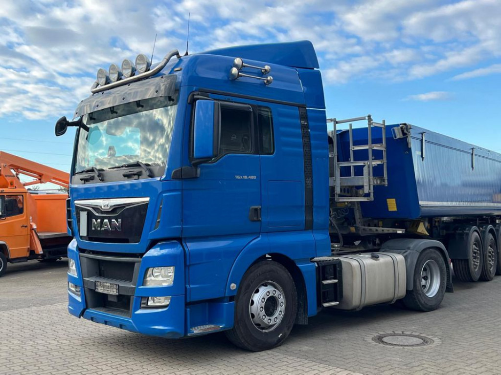 MAN TG-X 18.480 BLS SZM Kipphydraulik - Nyergesvontató: 1 kép. MAN TG-X 18.480 BLS SZM Kipphydraulik - Nyergesvontató: 1 kép.