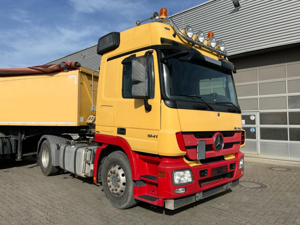 MERCEDES-BENZ Actros 1841 LS SZM - Nyergesvontató: 3 kép. MERCEDES-BENZ Actros 1841 LS SZM - Nyergesvontató: 3 kép.