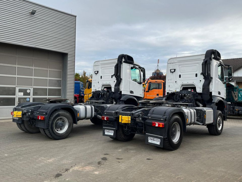 MERCEDES-BENZ Arocs 2043 AS 4x4 SZM nur 133TKM ! Kipphydraulik - Nyergesvontató: 5 kép. MERCEDES-BENZ Arocs 2043 AS 4x4 SZM nur 133TKM ! Kipphydraulik - Nyergesvontató: 5 kép.