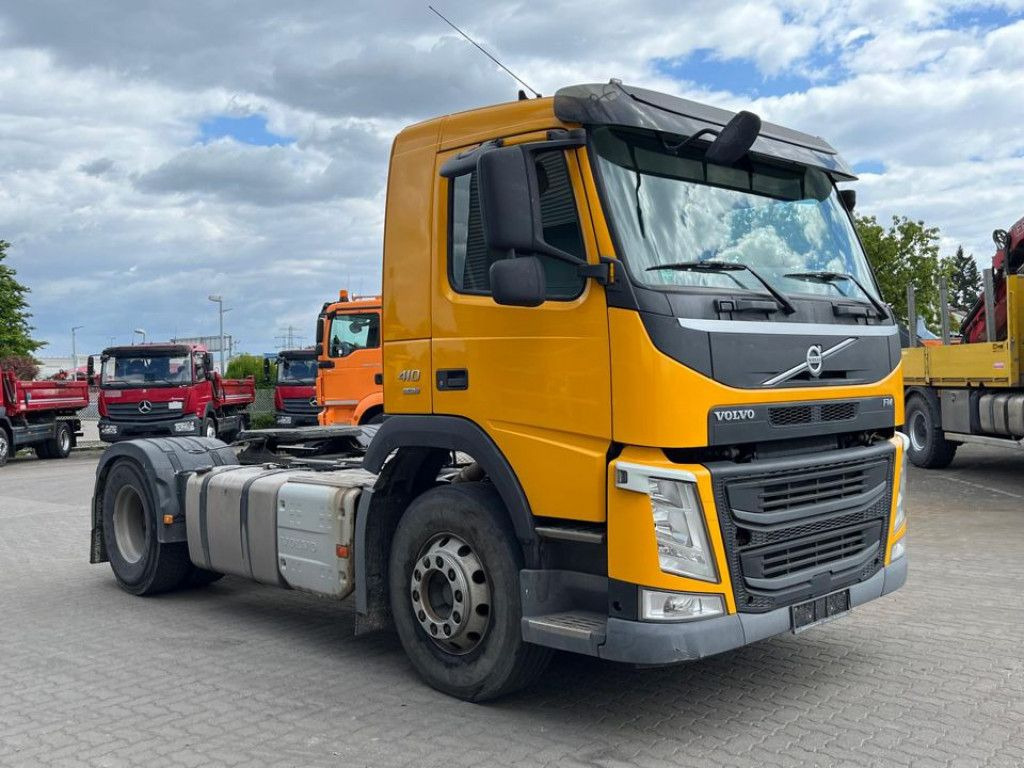 Volvo FM 410 4x2 SZM 6796 KG Leergewicht - Nyergesvontató: 2 kép. Volvo FM 410 4x2 SZM 6796 KG Leergewicht - Nyergesvontató: 2 kép.