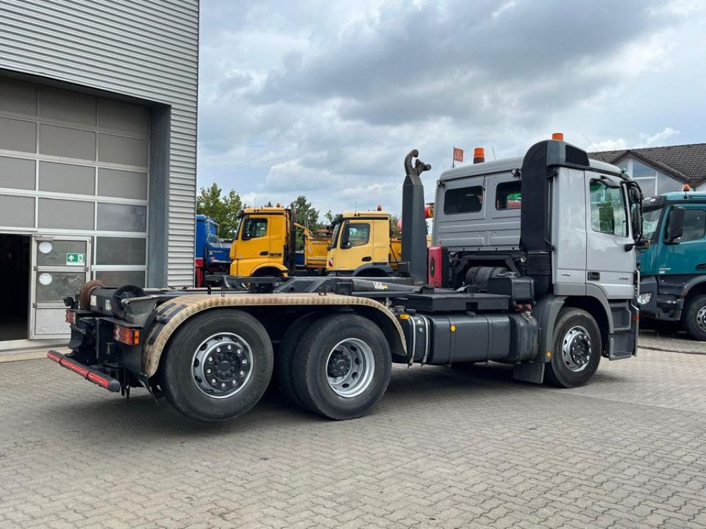 Mercedes-Benz Actros 2641 L 6x2 Abrollkipper 159TKM kuz.Radsta - Teherautó: 3 kép. Mercedes-Benz Actros 2641 L 6x2 Abrollkipper 159TKM kuz.Radsta - Teherautó: 3 kép.