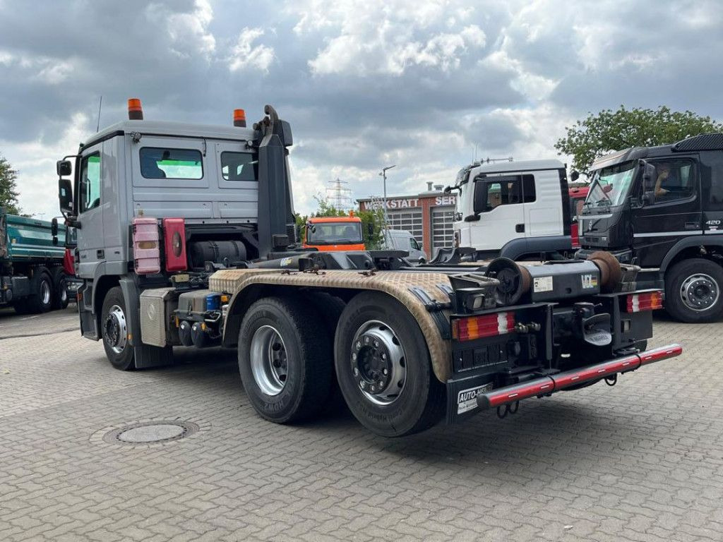 Mercedes-Benz Actros 2641 L 6x2 Abrollkipper 159TKM kuz.Radsta - Teherautó: 5 kép. Mercedes-Benz Actros 2641 L 6x2 Abrollkipper 159TKM kuz.Radsta - Teherautó: 5 kép.