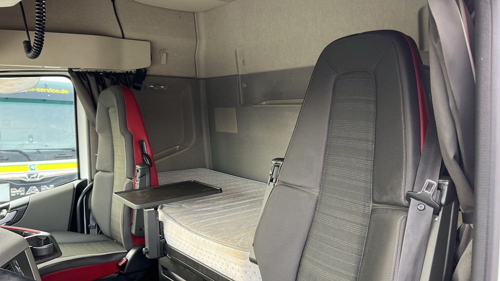 VOLVO (S) Truck FH 500 6x2 Abrollkipper Funkfernbedienung - Horgos rakodó teherautó: 3 kép. VOLVO (S) Truck FH 500 6x2 Abrollkipper Funkfernbedienung - Horgos rakodó teherautó: 3 kép.