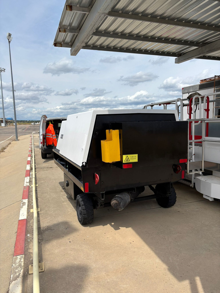 1999 Houchin D690 GPU - Földi áramforrás: 5 kép. 1999 Houchin D690 GPU - Földi áramforrás: 5 kép.