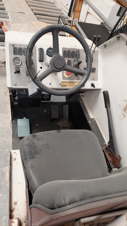 CBL2000E belt loader Charlatte - Szállítószalagos jármű: 4 kép. CBL2000E belt loader Charlatte - Szállítószalagos jármű: 4 kép.