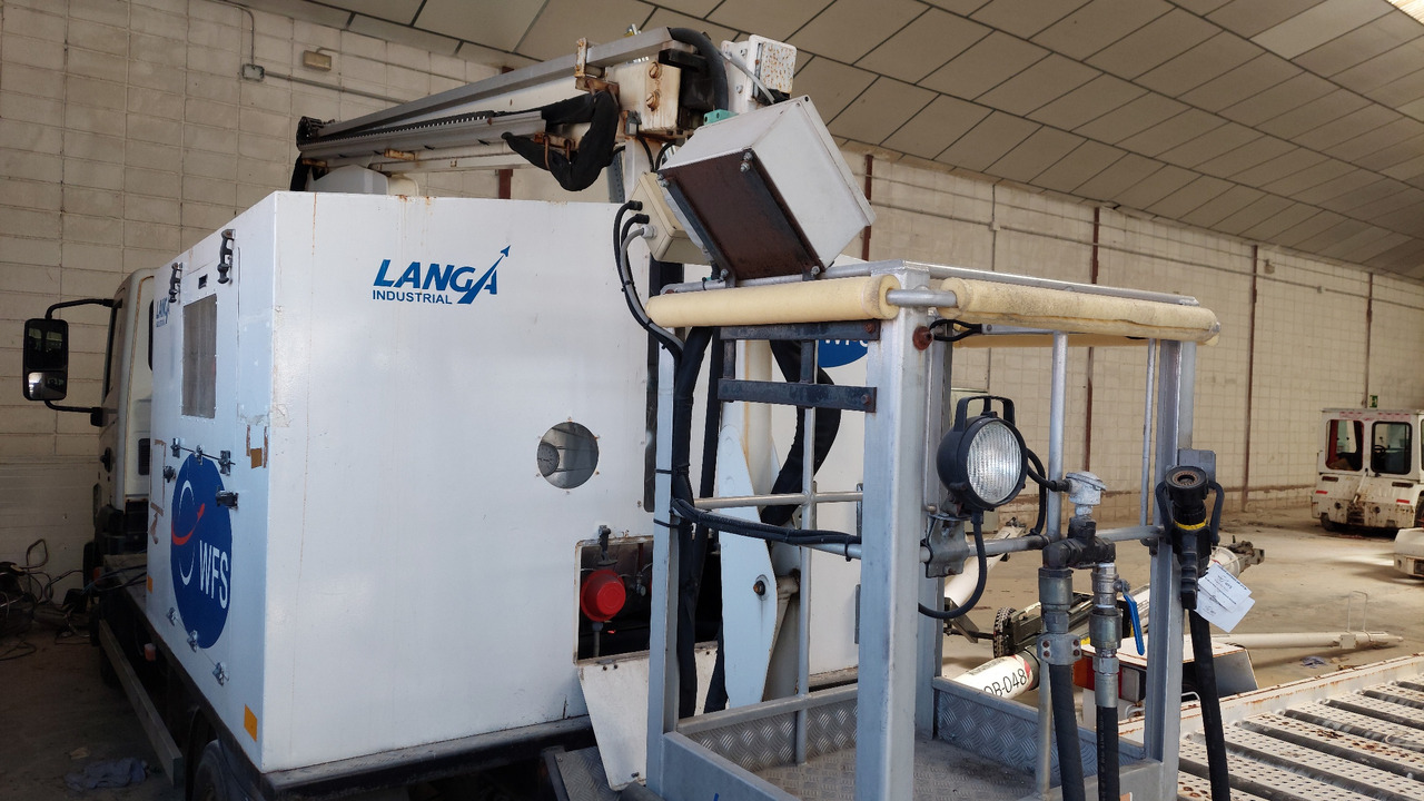 CDII/1000/GT12 Langa deicer - Repülőgép jégtelenítő: 4 kép. CDII/1000/GT12 Langa deicer - Repülőgép jégtelenítő: 4 kép.