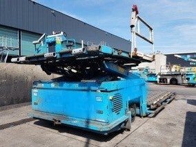 FMC Commander 15W Lower Deck Loader - Konténer/ Rakodólap rakodógép: 1 kép. FMC Commander 15W Lower Deck Loader - Konténer/ Rakodólap rakodógép: 1 kép.