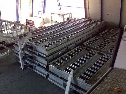 Dolly 20ft SPS - Repülőtéri jármű: 1 kép. Dolly 20ft SPS - Repülőtéri jármű: 1 kép.