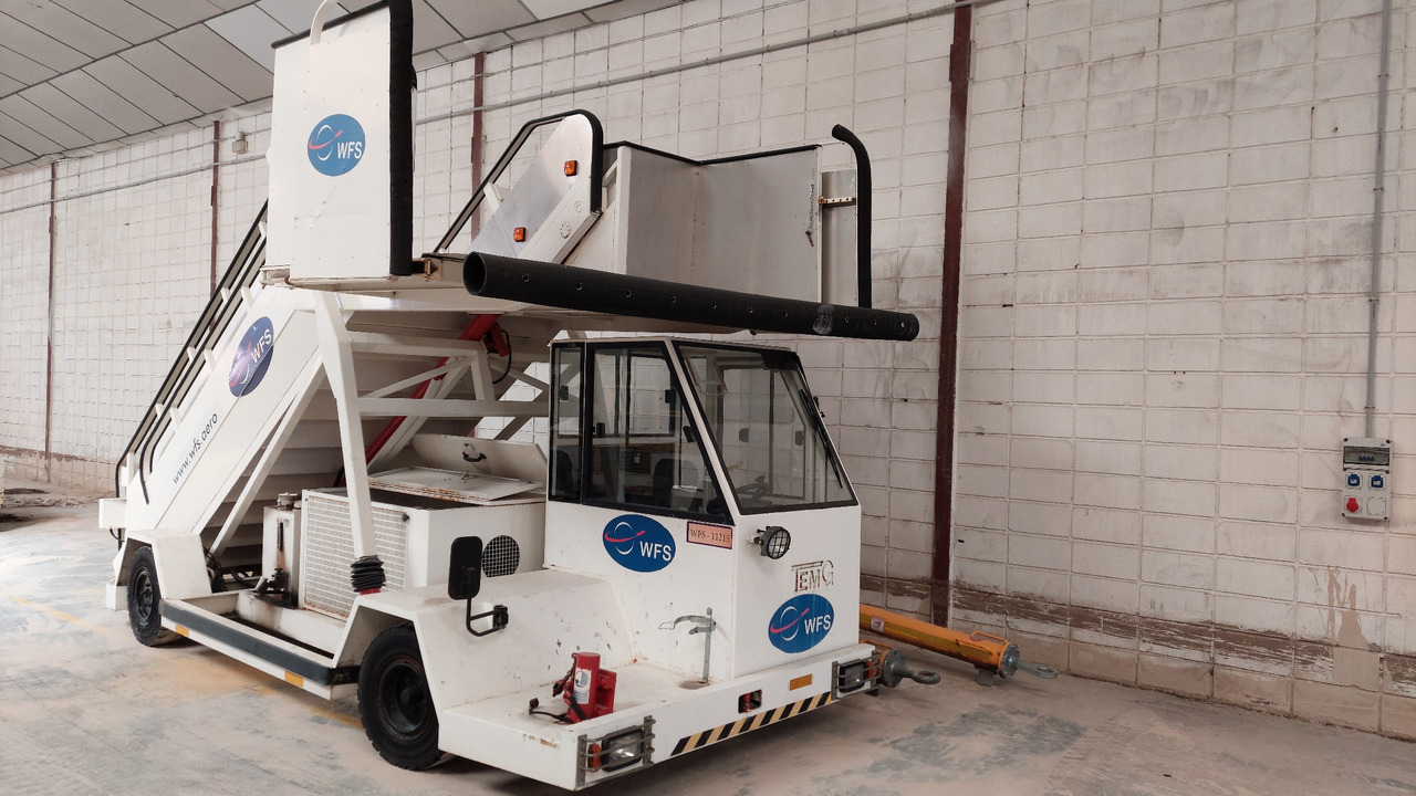 TG-2244 TEMG Passenger stairs - Utaslépcső: 1 kép. TG-2244 TEMG Passenger stairs - Utaslépcső: 1 kép.