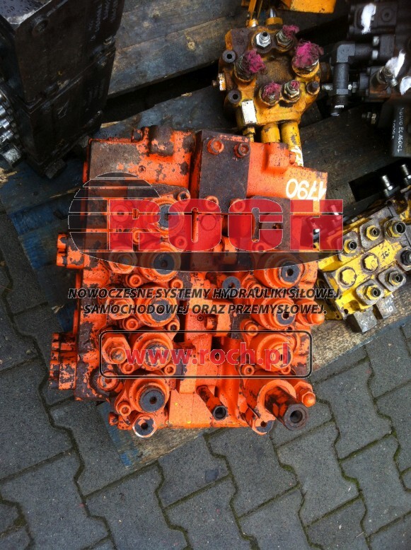 DAEWOO D28 53-0298 - 9 SEKCYJNY - Hidraulikus szelep - Építőipari gépek: 1 kép. DAEWOO D28 53-0298 - 9 SEKCYJNY - Hidraulikus szelep - Építőipari gépek: 1 kép.