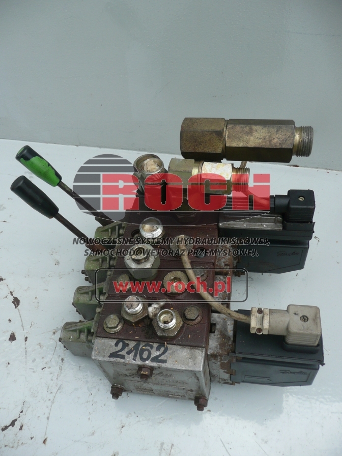 DANFOSS 5230 449B02585 + 5203 439C07145 + 6230 449B02590 + 6000 439C07147 - 4 SEKCYJNY + 24VDC 157B4228 + 157B4128 24VDC + 157B5111 - Hidraulikus szelep - Osztályozó berendezés: 1 kép. DANFOSS 5230 449B02585 + 5203 439C07145 + 6230 449B02590 + 6000 439C07147 - 4 SEKCYJNY + 24VDC 157B4228 + 157B4128 24VDC + 157B5111 - Hidraulikus szelep - Osztályozó berendezés: 1 kép.