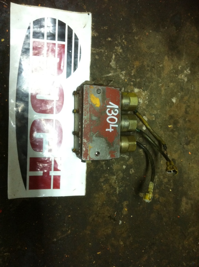 KAWASAKI 3K3LNF5G/G24N-306 2436U1450F2 - 3 SEKCYJNY + SKC5/106 - Hidraulikus szelep - Építőipari gépek: 1 kép. KAWASAKI 3K3LNF5G/G24N-306 2436U1450F2 - 3 SEKCYJNY + SKC5/106 - Hidraulikus szelep - Építőipari gépek: 1 kép.