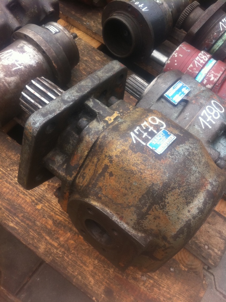 KRACHT HLH53/36F - Hidraulikus szivattyú - Építőipari gépek: 1 kép. KRACHT HLH53/36F - Hidraulikus szivattyú - Építőipari gépek: 1 kép.