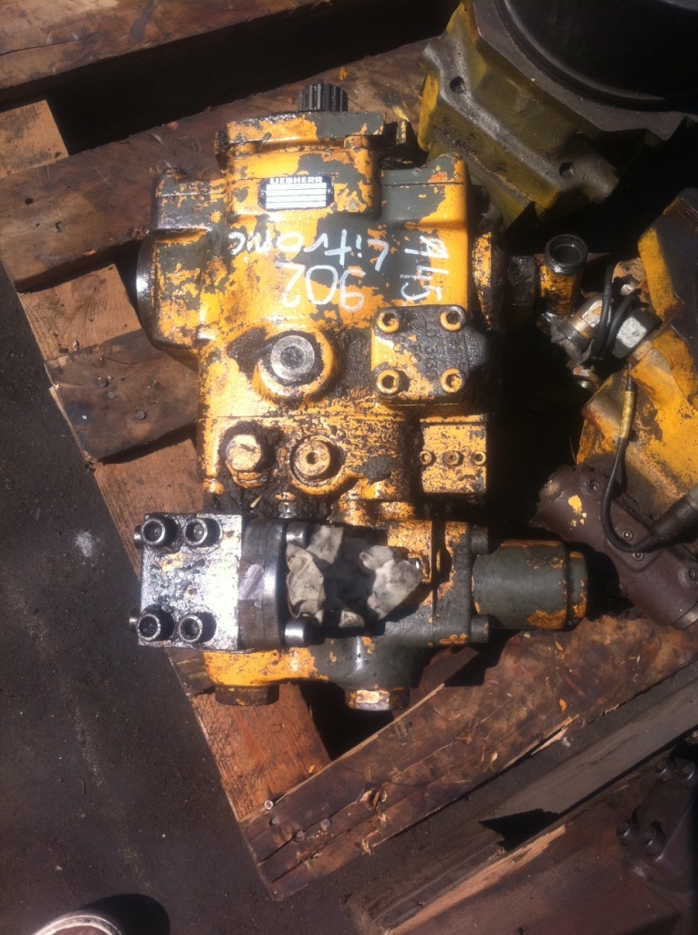 LIEBHERR LMV100 - Hidraulikus motor - Kotrógép: 1 kép. LIEBHERR LMV100 - Hidraulikus motor - Kotrógép: 1 kép.