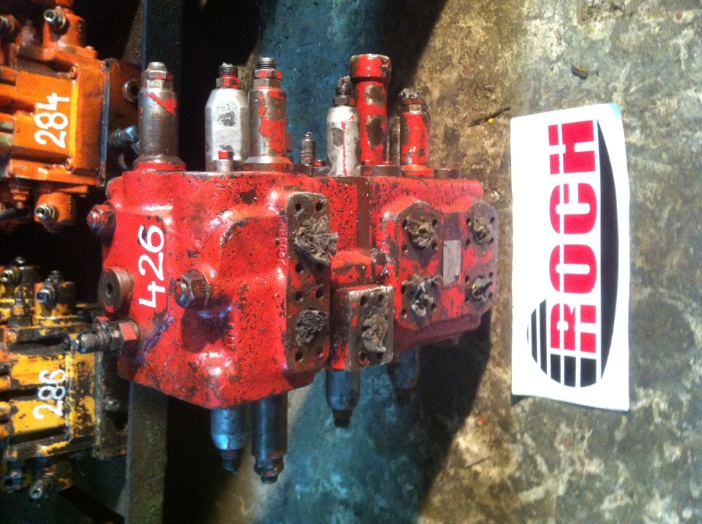 MARREL HYDRO FDG3H19A 766665 T17436 70 - 3 sekcyjny - Hidraulikus szelep - Építőipari gépek: 1 kép. MARREL HYDRO FDG3H19A 766665 T17436 70 - 3 sekcyjny - Hidraulikus szelep - Építőipari gépek: 1 kép.