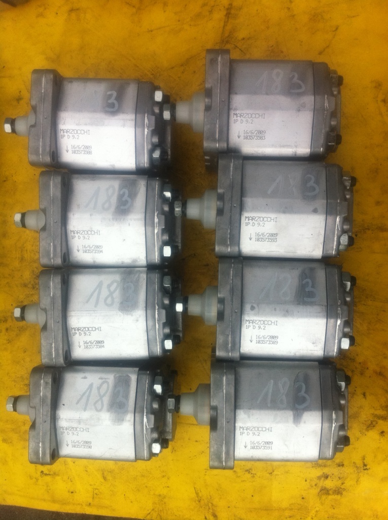 MARZOCCHI 1PD9,2 - Hidraulikus szivattyú - Építőipari gépek: 1 kép. MARZOCCHI 1PD9,2 - Hidraulikus szivattyú - Építőipari gépek: 1 kép.