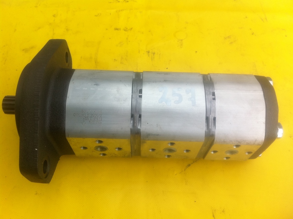 MARZOCCHI GHPC2A3-D-25/25/12-S5-E-P433 - Hidraulikus szivattyú - Építőipari gépek: 1 kép. MARZOCCHI GHPC2A3-D-25/25/12-S5-E-P433 - Hidraulikus szivattyú - Építőipari gépek: 1 kép.