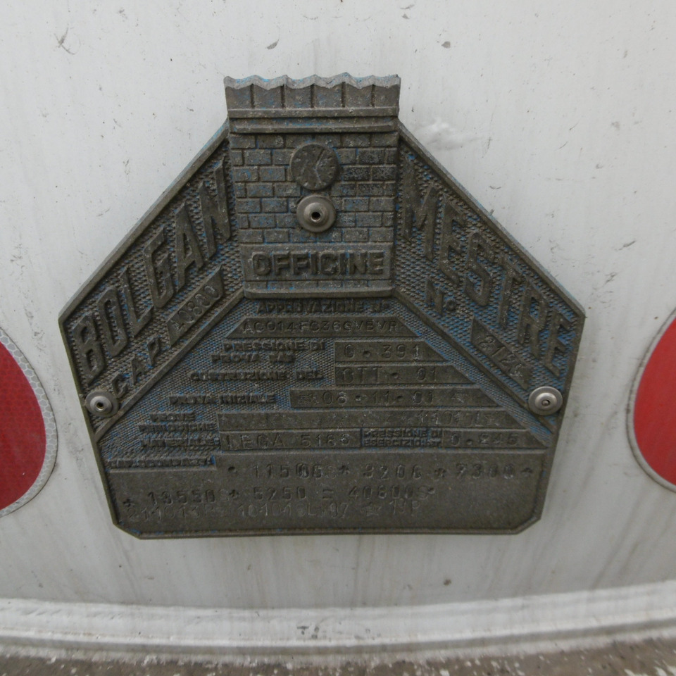 BOLGAN SAMPI TE500 DUAL - Tartályos félpótkocsi: 3 kép. BOLGAN SAMPI TE500 DUAL - Tartályos félpótkocsi: 3 kép.