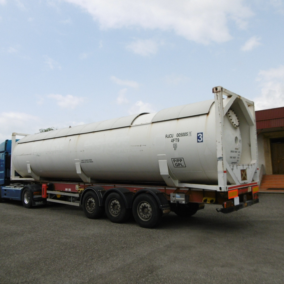 VIBERTI LPG - Tartályos félpótkocsi: 5 kép. VIBERTI LPG - Tartályos félpótkocsi: 5 kép.