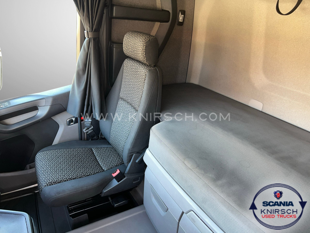 SCANIA R450A4X2NA PTO ADR FL - Nyergesvontató: 5 kép. SCANIA R450A4X2NA PTO ADR FL - Nyergesvontató: 5 kép.