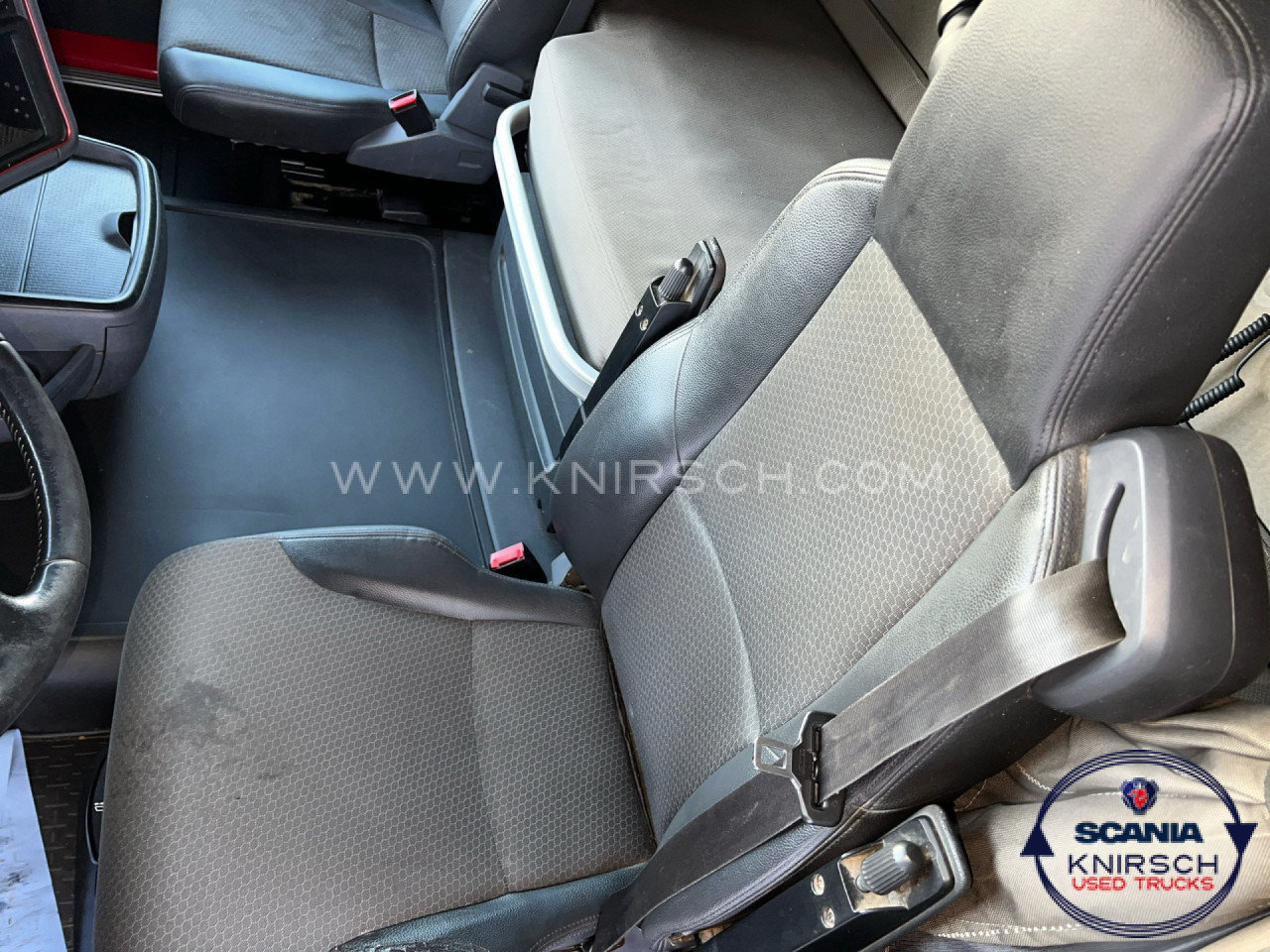 SCANIA R450A4X2NA PTO Hydraulik - Nyergesvontató: 4 kép. SCANIA R450A4X2NA PTO Hydraulik - Nyergesvontató: 4 kép.