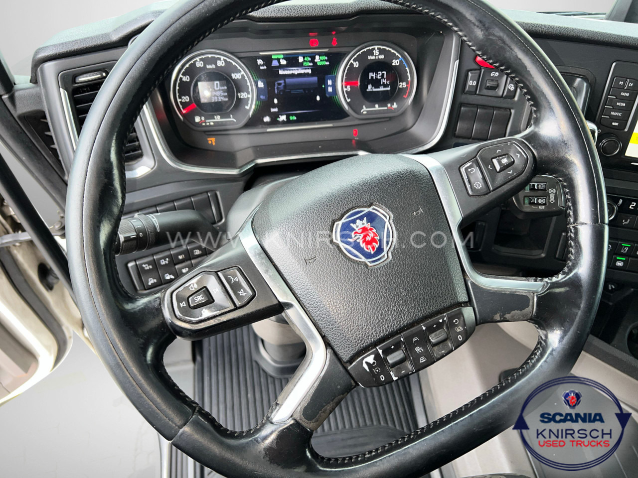 SCANIA R 450 B6x2*4NB - Cserefelépítményes teherautó: 2 kép. SCANIA R 450 B6x2*4NB - Cserefelépítményes teherautó: 2 kép.