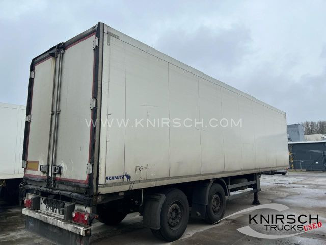 Schmitz Cargobull Kühlkoffer SKO18 Lenkachse - Félpótkocsi dobozos: 2 kép. Schmitz Cargobull Kühlkoffer SKO18 Lenkachse - Félpótkocsi dobozos: 2 kép.