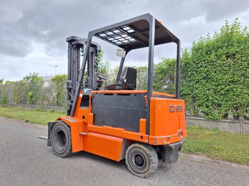 Carer R45N5 - Elektromos targonca: 3 kép. Carer R45N5 - Elektromos targonca: 3 kép.