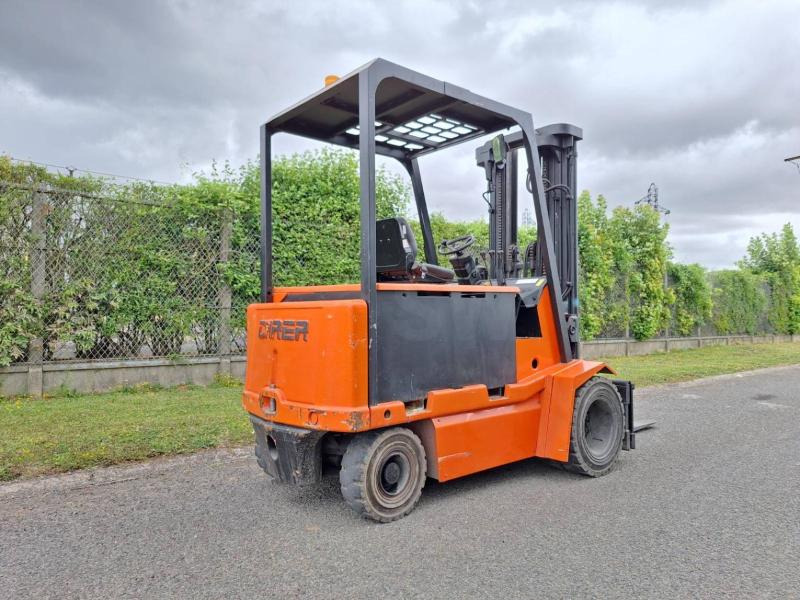 Carer R45N5 - Elektromos targonca: 4 kép. Carer R45N5 - Elektromos targonca: 4 kép.