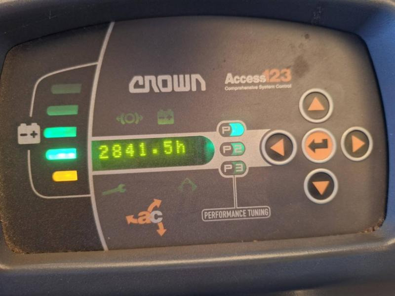 Komissiózó targoncá Crown GPC3055-2.0: 14 kép.