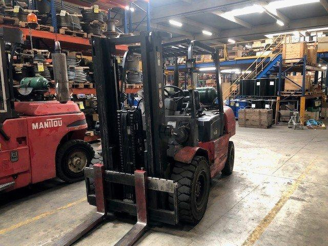 Hangcha R45G - Gázüzemű targonca: 4 kép. Hangcha R45G - Gázüzemű targonca: 4 kép.