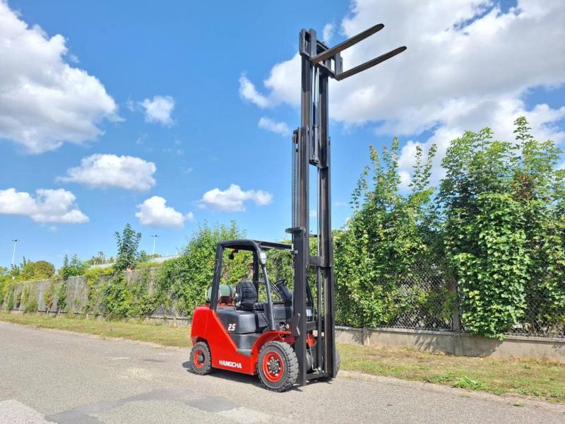 Gázüzemű targonca Hangcha XF25G: 8 kép.