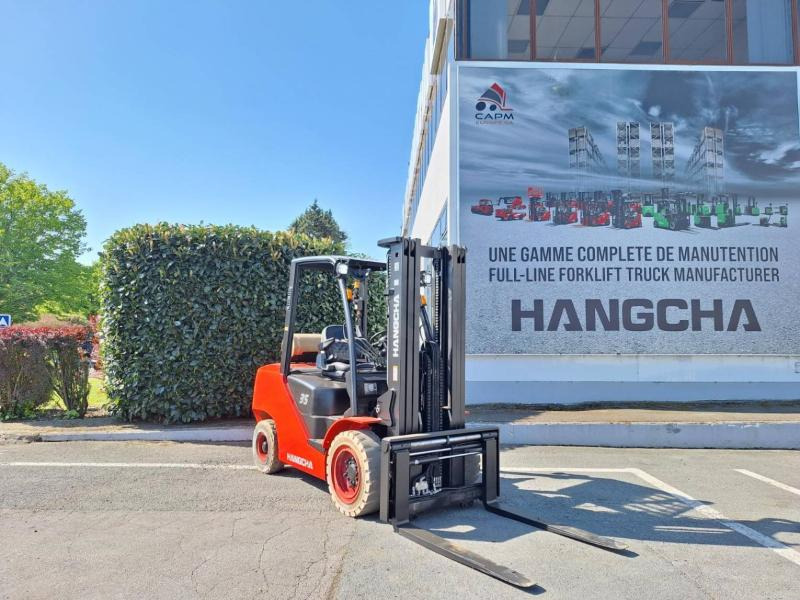 Hangcha XF35G - Gázüzemű targonca: 3 kép. Hangcha XF35G - Gázüzemű targonca: 3 kép.