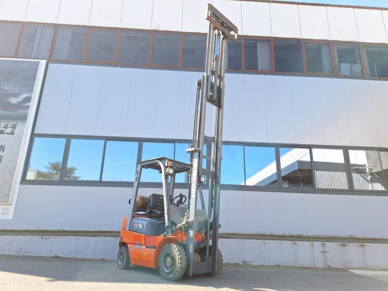 Heli CPYD15 - Gázüzemű targonca: 5 kép. Heli CPYD15 - Gázüzemű targonca: 5 kép.