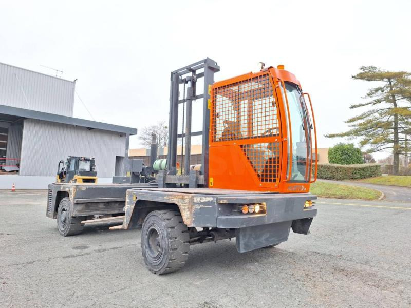 Hubtex S35 G - Oldalrakodó targoncá: 1 kép. Hubtex S35 G - Oldalrakodó targoncá: 1 kép.