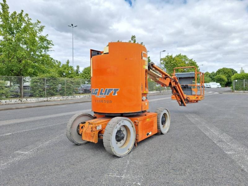 JLG E300AJP - Személyemelő: 5 kép. JLG E300AJP - Személyemelő: 5 kép.