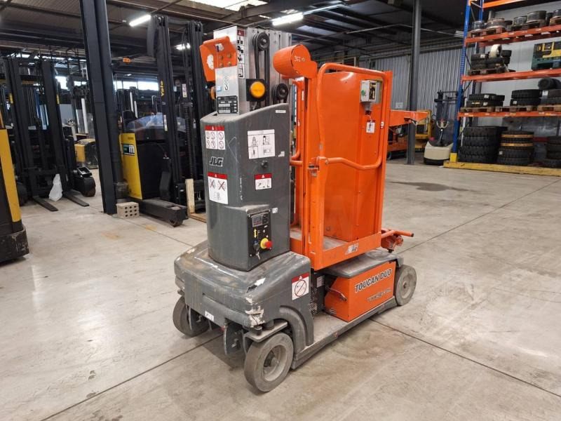 JLG Toucan Duo - Oszlopos személyemelő: 2 kép. JLG Toucan Duo - Oszlopos személyemelő: 2 kép.