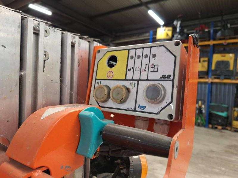 JLG Toucan Duo - Oszlopos személyemelő: 5 kép. JLG Toucan Duo - Oszlopos személyemelő: 5 kép.