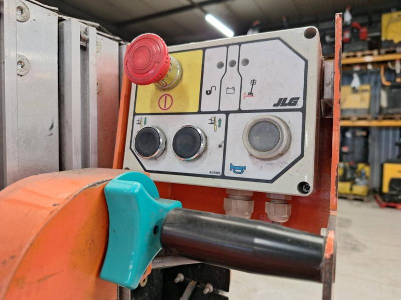 JLG Toucan Duo - Oszlopos személyemelő: 5 kép. JLG Toucan Duo - Oszlopos személyemelő: 5 kép.