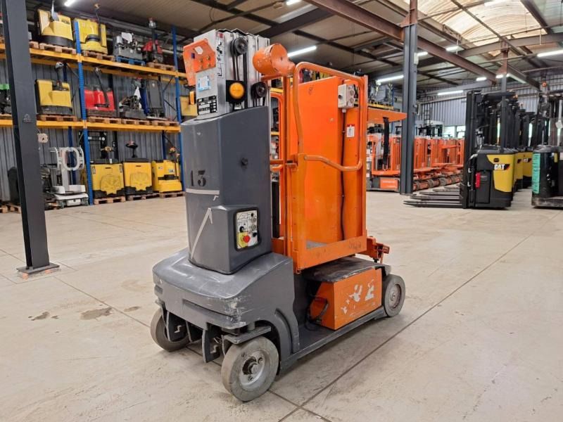 JLG Toucan Duo - Oszlopos személyemelő: 1 kép. JLG Toucan Duo - Oszlopos személyemelő: 1 kép.
