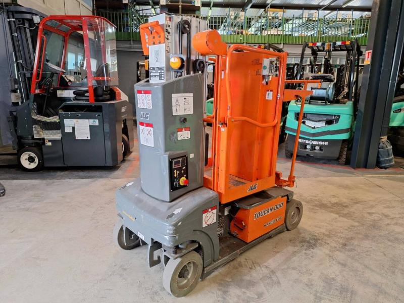 JLG Toucan Duo - Oszlopos személyemelő: 2 kép. JLG Toucan Duo - Oszlopos személyemelő: 2 kép.