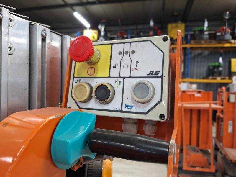 JLG Toucan Duo - Oszlopos személyemelő: 5 kép. JLG Toucan Duo - Oszlopos személyemelő: 5 kép.